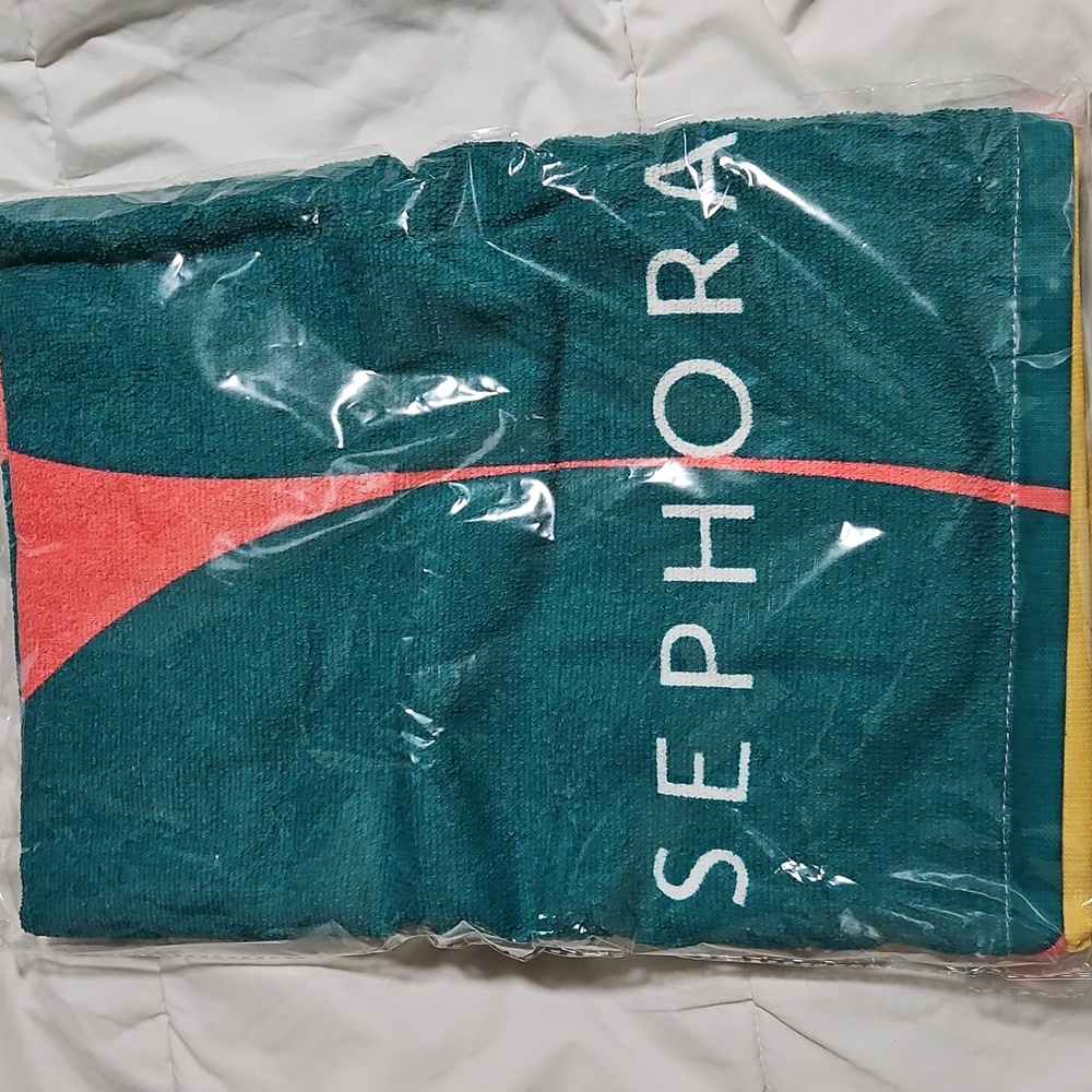 Sephora Merch Bundle - Picture 5 of 8
